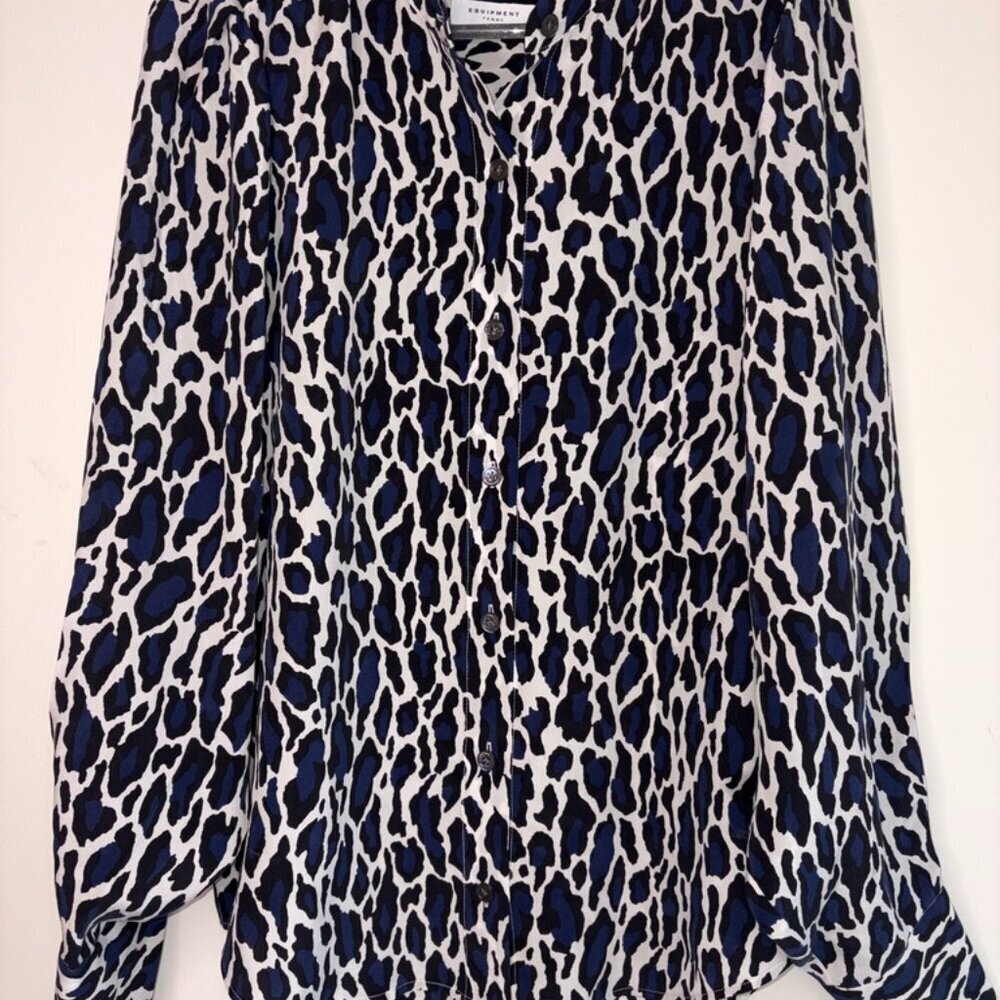 Equipment Collarless Oversize Cuff Silk Shanton Shirt Navy Blouse Size Small - Picture 9 of 13